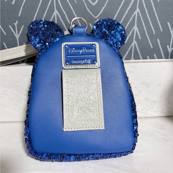 Disney x Loungefly Wishes Come True Blue Minnie Sequined Wristlet - Picture 3 of 5